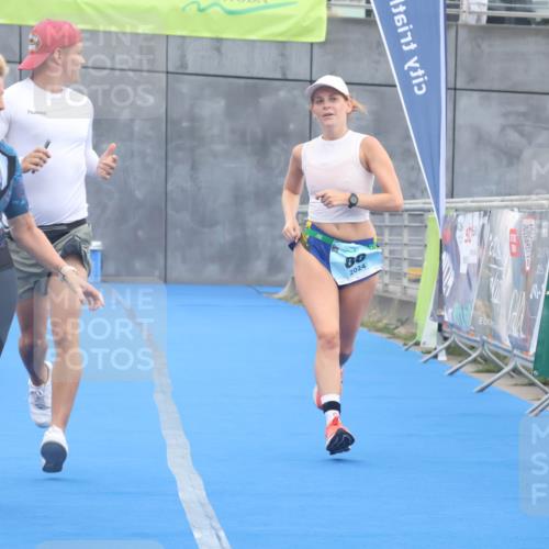 11.08.2024 - GEWOBA Citytriathlon Bremen Lena Gebhardt http://msf.ph/oto/6788701 11.08.2024 11:23:34 Ziel 88 meine-sportfotos.de