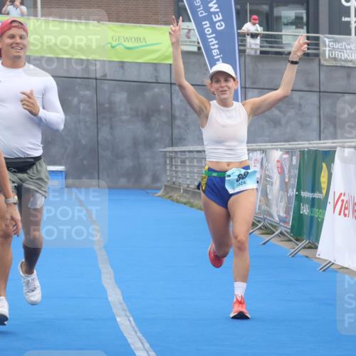 11.08.2024 - GEWOBA Citytriathlon Bremen Lena Gebhardt http://msf.ph/oto/6788708 11.08.2024 11:23:35 Ziel 88 meine-sportfotos.de
