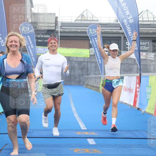 11.08.2024 - GEWOBA Citytriathlon Bremen Lena Gebhardt http://msf.ph/oto/6788723 11.08.2024 11:23:37 Ziel 88 meine-sportfotos.de