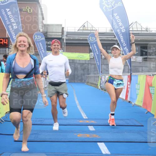 11.08.2024 - GEWOBA Citytriathlon Bremen Lena Gebhardt http://msf.ph/oto/6788725 11.08.2024 11:23:37 Ziel 88 meine-sportfotos.de