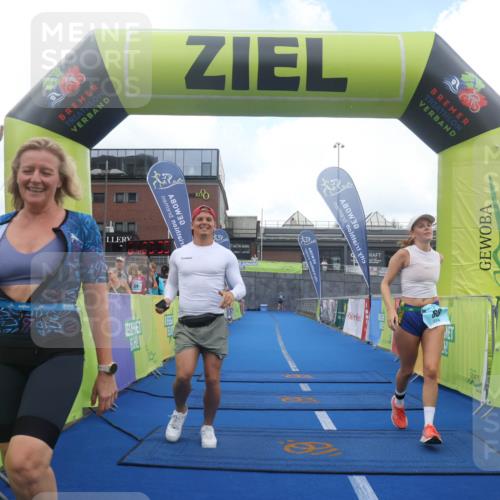 11.08.2024 - GEWOBA Citytriathlon Bremen Lena Gebhardt http://msf.ph/oto/6788733 11.08.2024 11:23:38 Ziel 88, 89 meine-sportfotos.de