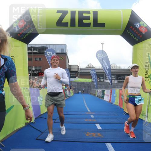 11.08.2024 - GEWOBA Citytriathlon Bremen Lena Gebhardt http://msf.ph/oto/6788735 11.08.2024 11:23:38 Ziel 88, 89 meine-sportfotos.de