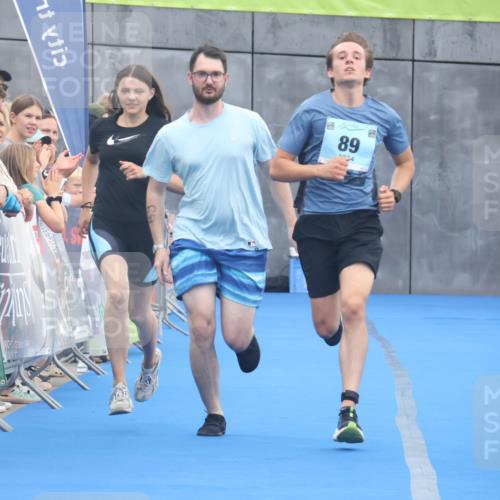 11.08.2024 - GEWOBA Citytriathlon Bremen Lena Gebhardt http://msf.ph/oto/6788739 11.08.2024 11:23:45 Ziel 88, 89 meine-sportfotos.de