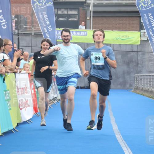 11.08.2024 - GEWOBA Citytriathlon Bremen Lena Gebhardt http://msf.ph/oto/6788750 11.08.2024 11:23:47 Ziel 89 meine-sportfotos.de