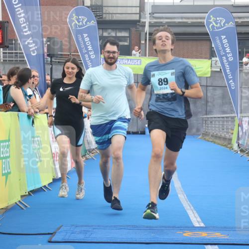 11.08.2024 - GEWOBA Citytriathlon Bremen Lena Gebhardt http://msf.ph/oto/6788755 11.08.2024 11:23:47 Ziel 89 meine-sportfotos.de