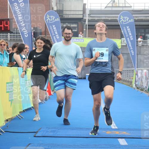 11.08.2024 - GEWOBA Citytriathlon Bremen Lena Gebhardt http://msf.ph/oto/6788757 11.08.2024 11:23:47 Ziel 89 meine-sportfotos.de