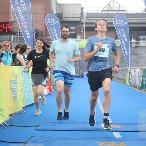 11.08.2024 - GEWOBA Citytriathlon Bremen Lena Gebhardt http://msf.ph/oto/6788759 11.08.2024 11:23:48 Ziel 89 meine-sportfotos.de