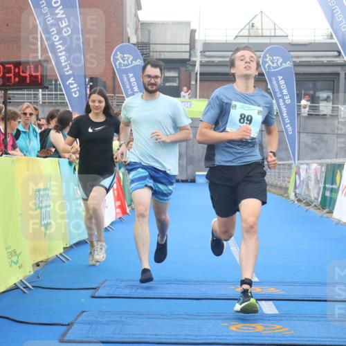 11.08.2024 - GEWOBA Citytriathlon Bremen Lena Gebhardt http://msf.ph/oto/6788760 11.08.2024 11:23:48 Ziel 89 meine-sportfotos.de