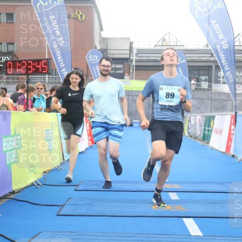 11.08.2024 - GEWOBA Citytriathlon Bremen Lena Gebhardt http://msf.ph/oto/6788762 11.08.2024 11:23:48 Ziel 89 meine-sportfotos.de