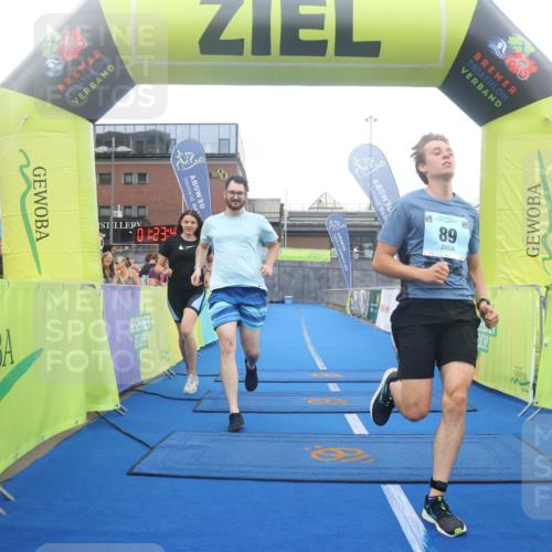 11.08.2024 - GEWOBA Citytriathlon Bremen Lena Gebhardt http://msf.ph/oto/6788772 11.08.2024 11:23:48 Ziel 89 meine-sportfotos.de