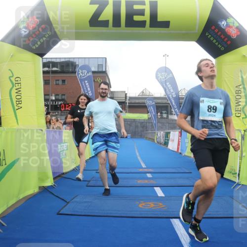 11.08.2024 - GEWOBA Citytriathlon Bremen Lena Gebhardt http://msf.ph/oto/6788773 11.08.2024 11:23:48 Ziel 89 meine-sportfotos.de