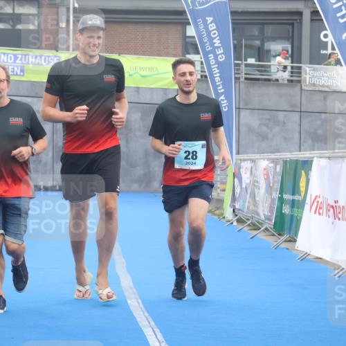 11.08.2024 - GEWOBA Citytriathlon Bremen Lena Gebhardt http://msf.ph/oto/6788807 11.08.2024 11:24:11 Ziel 28 meine-sportfotos.de