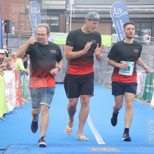 11.08.2024 - GEWOBA Citytriathlon Bremen Lena Gebhardt http://msf.ph/oto/6788810 11.08.2024 11:24:12 Ziel 28 meine-sportfotos.de