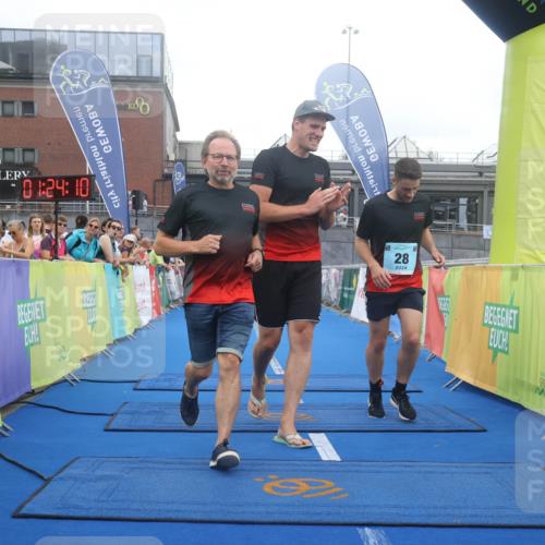 11.08.2024 - GEWOBA Citytriathlon Bremen Lena Gebhardt http://msf.ph/oto/6788822 11.08.2024 11:24:13 Ziel 28 meine-sportfotos.de