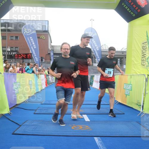 11.08.2024 - GEWOBA Citytriathlon Bremen Lena Gebhardt http://msf.ph/oto/6788824 11.08.2024 11:24:13 Ziel 28 meine-sportfotos.de