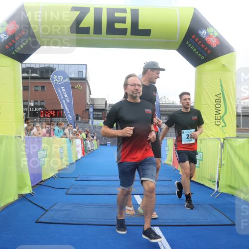 11.08.2024 - GEWOBA Citytriathlon Bremen Lena Gebhardt http://msf.ph/oto/6788830 11.08.2024 11:24:14 Ziel 28 meine-sportfotos.de