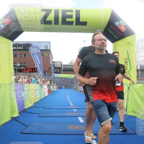 11.08.2024 - GEWOBA Citytriathlon Bremen Lena Gebhardt http://msf.ph/oto/6788833 11.08.2024 11:24:14 Ziel 28 meine-sportfotos.de