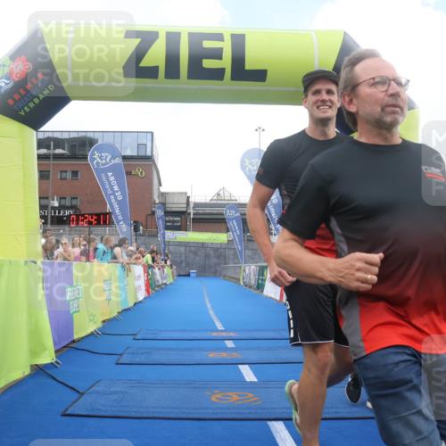 11.08.2024 - GEWOBA Citytriathlon Bremen Lena Gebhardt http://msf.ph/oto/6788835 11.08.2024 11:24:14 Ziel 28 meine-sportfotos.de