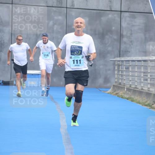 11.08.2024 - GEWOBA Citytriathlon Bremen Lena Gebhardt http://msf.ph/oto/6788836 11.08.2024 11:24:54 Ziel 111, 116 meine-sportfotos.de