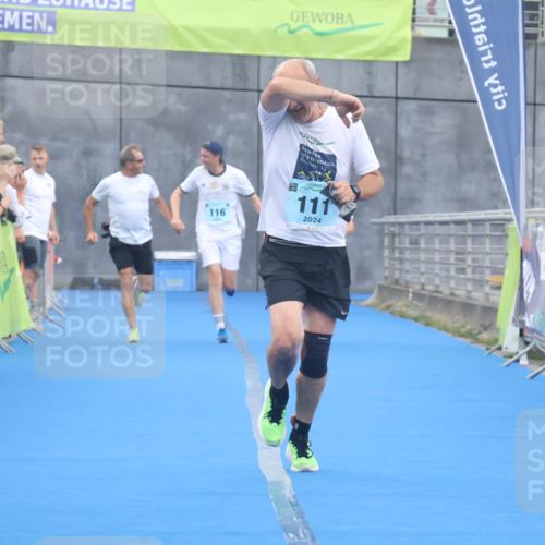 11.08.2024 - GEWOBA Citytriathlon Bremen Lena Gebhardt http://msf.ph/oto/6788853 11.08.2024 11:24:56 Ziel 111, 116 meine-sportfotos.de
