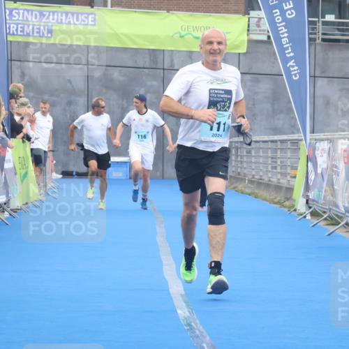 11.08.2024 - GEWOBA Citytriathlon Bremen Lena Gebhardt http://msf.ph/oto/6788856 11.08.2024 11:24:56 Ziel 111, 116 meine-sportfotos.de