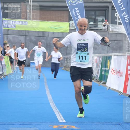 11.08.2024 - GEWOBA Citytriathlon Bremen Lena Gebhardt http://msf.ph/oto/6788865 11.08.2024 11:24:58 Ziel 111, 116 meine-sportfotos.de