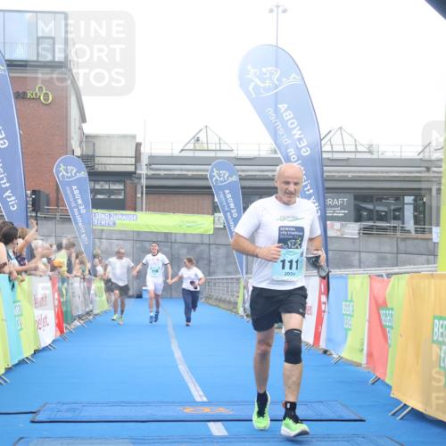 11.08.2024 - GEWOBA Citytriathlon Bremen Lena Gebhardt http://msf.ph/oto/6788872 11.08.2024 11:24:59 Ziel 111, 116 meine-sportfotos.de