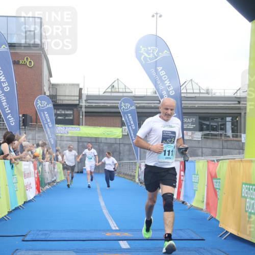 11.08.2024 - GEWOBA Citytriathlon Bremen Lena Gebhardt http://msf.ph/oto/6788873 11.08.2024 11:24:59 Ziel 111, 116 meine-sportfotos.de