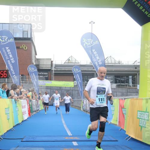 11.08.2024 - GEWOBA Citytriathlon Bremen Lena Gebhardt http://msf.ph/oto/6788875 11.08.2024 11:24:59 Ziel 111, 116 meine-sportfotos.de