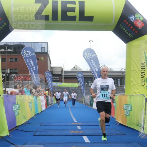 11.08.2024 - GEWOBA Citytriathlon Bremen Lena Gebhardt http://msf.ph/oto/6788878 11.08.2024 11:24:59 Ziel 111, 116 meine-sportfotos.de