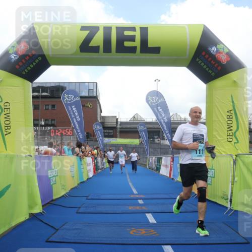 11.08.2024 - GEWOBA Citytriathlon Bremen Lena Gebhardt http://msf.ph/oto/6788881 11.08.2024 11:24:59 Ziel 111, 116 meine-sportfotos.de