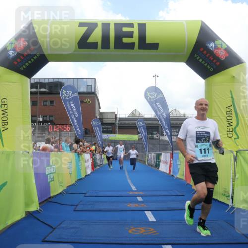11.08.2024 - GEWOBA Citytriathlon Bremen Lena Gebhardt http://msf.ph/oto/6788882 11.08.2024 11:25:00 Ziel 111, 116 meine-sportfotos.de