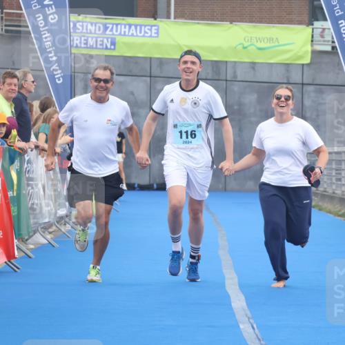 11.08.2024 - GEWOBA Citytriathlon Bremen Lena Gebhardt http://msf.ph/oto/6788884 11.08.2024 11:25:01 Ziel 111, 116 meine-sportfotos.de