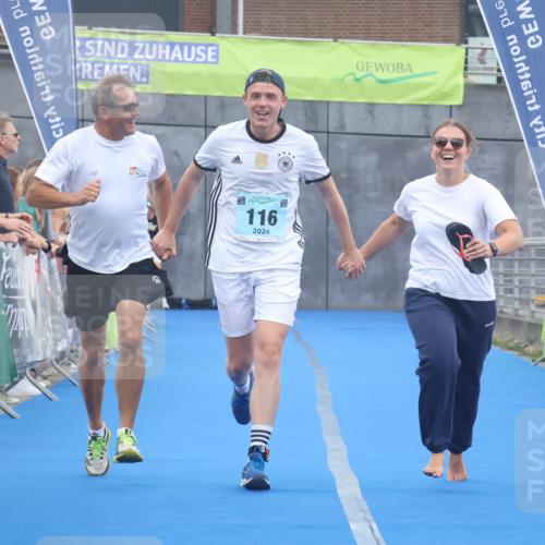 11.08.2024 - GEWOBA Citytriathlon Bremen Lena Gebhardt http://msf.ph/oto/6788887 11.08.2024 11:25:01 Ziel 111, 116 meine-sportfotos.de