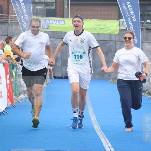 11.08.2024 - GEWOBA Citytriathlon Bremen Lena Gebhardt http://msf.ph/oto/6788893 11.08.2024 11:25:02 Ziel 111, 116 meine-sportfotos.de