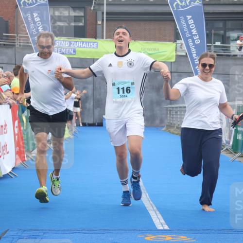11.08.2024 - GEWOBA Citytriathlon Bremen Lena Gebhardt http://msf.ph/oto/6788895 11.08.2024 11:25:02 Ziel 111, 116 meine-sportfotos.de