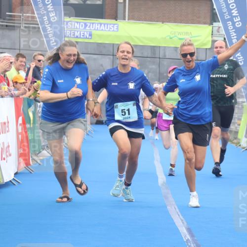 11.08.2024 - GEWOBA Citytriathlon Bremen Lena Gebhardt http://msf.ph/oto/6788937 11.08.2024 11:25:16 Ziel 51, 74, 93 meine-sportfotos.de