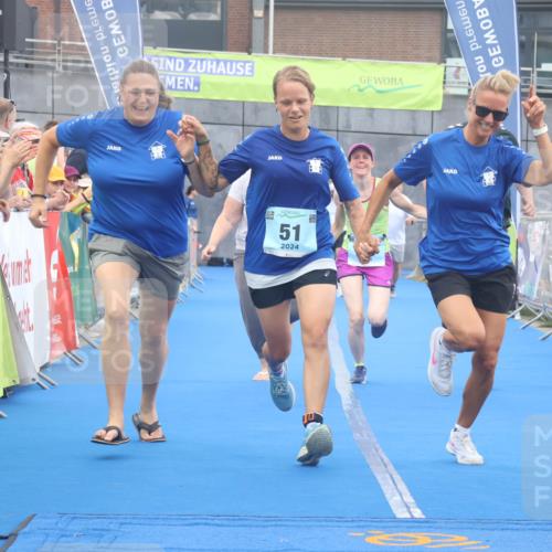 11.08.2024 - GEWOBA Citytriathlon Bremen Lena Gebhardt http://msf.ph/oto/6788940 11.08.2024 11:25:16 Ziel 51, 74, 93 meine-sportfotos.de