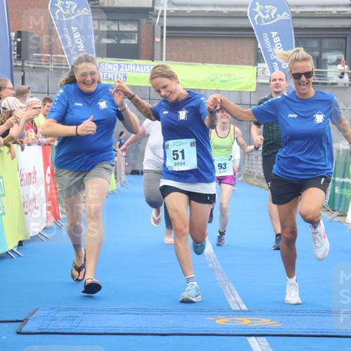 11.08.2024 - GEWOBA Citytriathlon Bremen Lena Gebhardt http://msf.ph/oto/6788943 11.08.2024 11:25:16 Ziel 51, 74, 93 meine-sportfotos.de