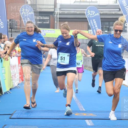11.08.2024 - GEWOBA Citytriathlon Bremen Lena Gebhardt http://msf.ph/oto/6788945 11.08.2024 11:25:17 Ziel 51, 74, 93 meine-sportfotos.de