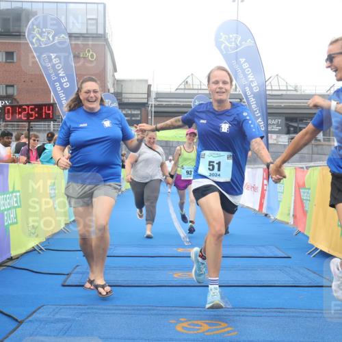 11.08.2024 - GEWOBA Citytriathlon Bremen Lena Gebhardt http://msf.ph/oto/6788953 11.08.2024 11:25:18 Ziel 51, 74, 93 meine-sportfotos.de