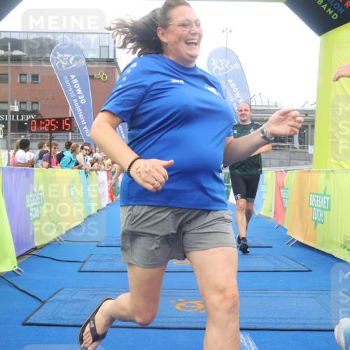 11.08.2024 - GEWOBA Citytriathlon Bremen Lena Gebhardt http://msf.ph/oto/6788962 11.08.2024 11:25:18 Ziel 51, 74, 93 meine-sportfotos.de