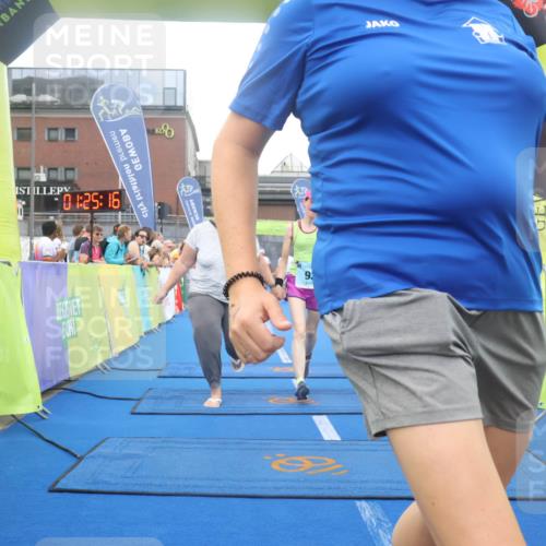 11.08.2024 - GEWOBA Citytriathlon Bremen Lena Gebhardt http://msf.ph/oto/6788964 11.08.2024 11:25:19 Ziel 51, 74, 93 meine-sportfotos.de