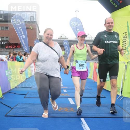 11.08.2024 - GEWOBA Citytriathlon Bremen Lena Gebhardt http://msf.ph/oto/6788969 11.08.2024 11:25:19 Ziel 51, 74, 93 meine-sportfotos.de