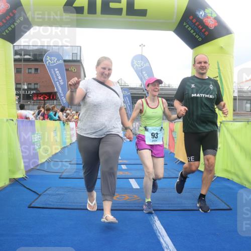 11.08.2024 - GEWOBA Citytriathlon Bremen Lena Gebhardt http://msf.ph/oto/6788971 11.08.2024 11:25:20 Ziel 51, 74, 93 meine-sportfotos.de