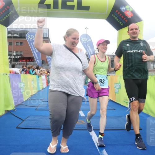 11.08.2024 - GEWOBA Citytriathlon Bremen Lena Gebhardt http://msf.ph/oto/6788976 11.08.2024 11:25:20 Ziel 51, 74, 93 meine-sportfotos.de