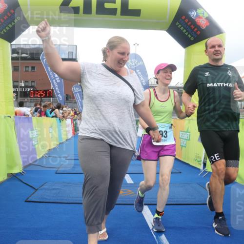11.08.2024 - GEWOBA Citytriathlon Bremen Lena Gebhardt http://msf.ph/oto/6788977 11.08.2024 11:25:20 Ziel 51, 74, 93 meine-sportfotos.de