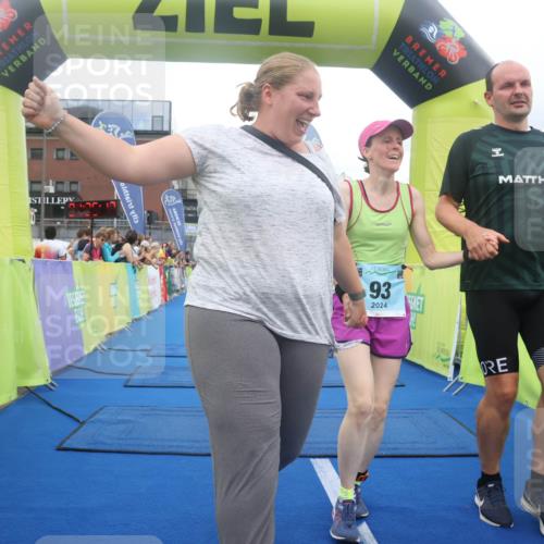 11.08.2024 - GEWOBA Citytriathlon Bremen Lena Gebhardt http://msf.ph/oto/6788979 11.08.2024 11:25:20 Ziel 51, 74, 93 meine-sportfotos.de