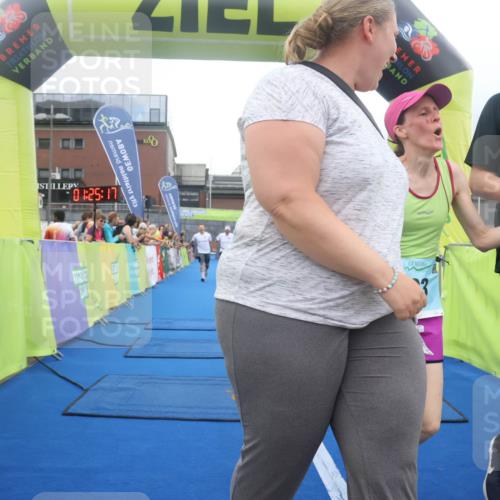 11.08.2024 - GEWOBA Citytriathlon Bremen Lena Gebhardt http://msf.ph/oto/6788982 11.08.2024 11:25:20 Ziel 51, 74, 93 meine-sportfotos.de