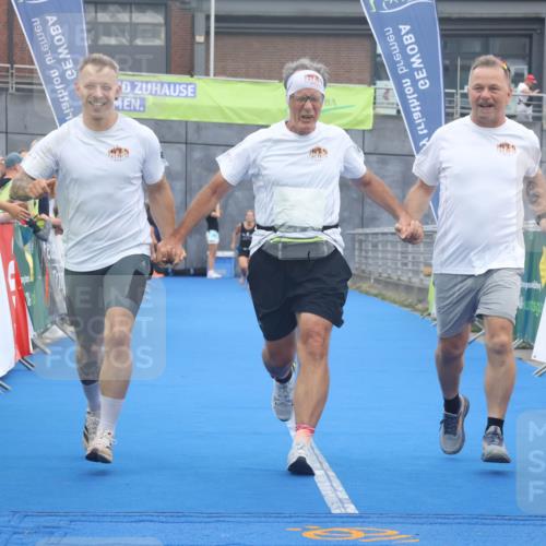 11.08.2024 - GEWOBA Citytriathlon Bremen Lena Gebhardt http://msf.ph/oto/6788995 11.08.2024 11:25:23 Ziel 51, 74, 93 meine-sportfotos.de